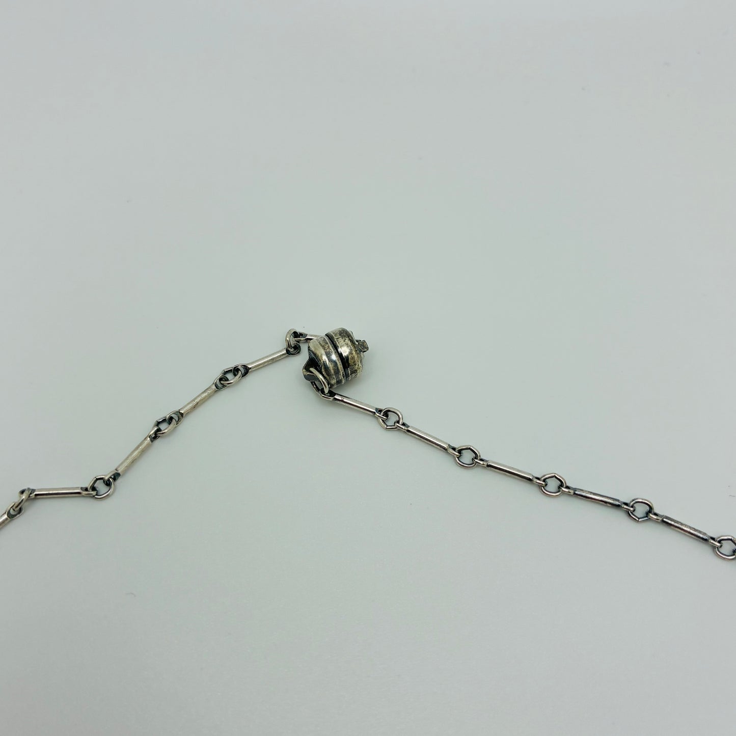 "HorseShoe" Solo - Peridot Necklace