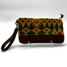 Wristlet w/strap