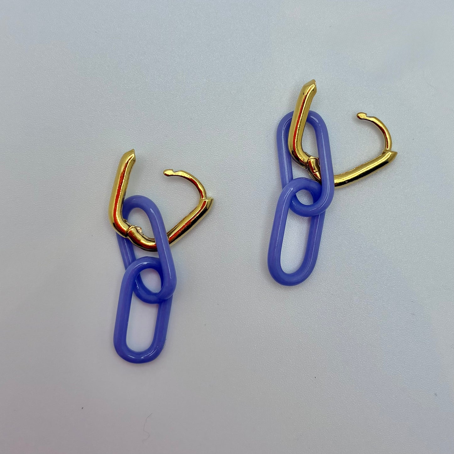 Gold and Glass Chain Link Earrings - Periwinkle