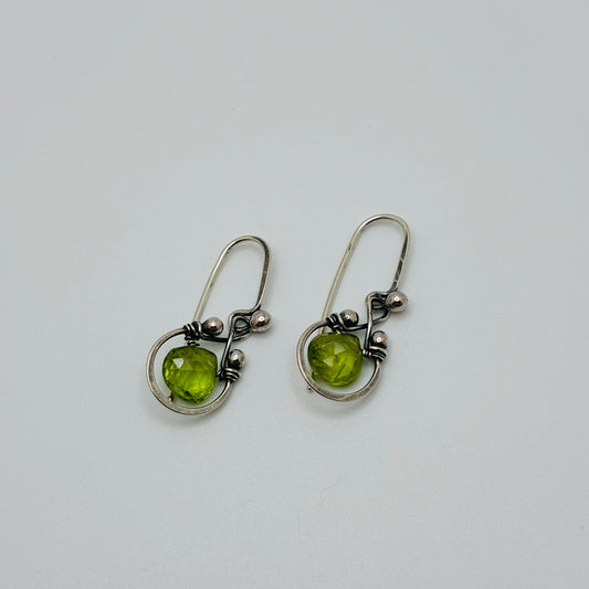 "HorseShoe" - Peridot Earrings