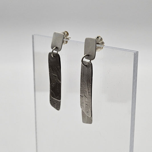 Textured Wind Letter Earrings